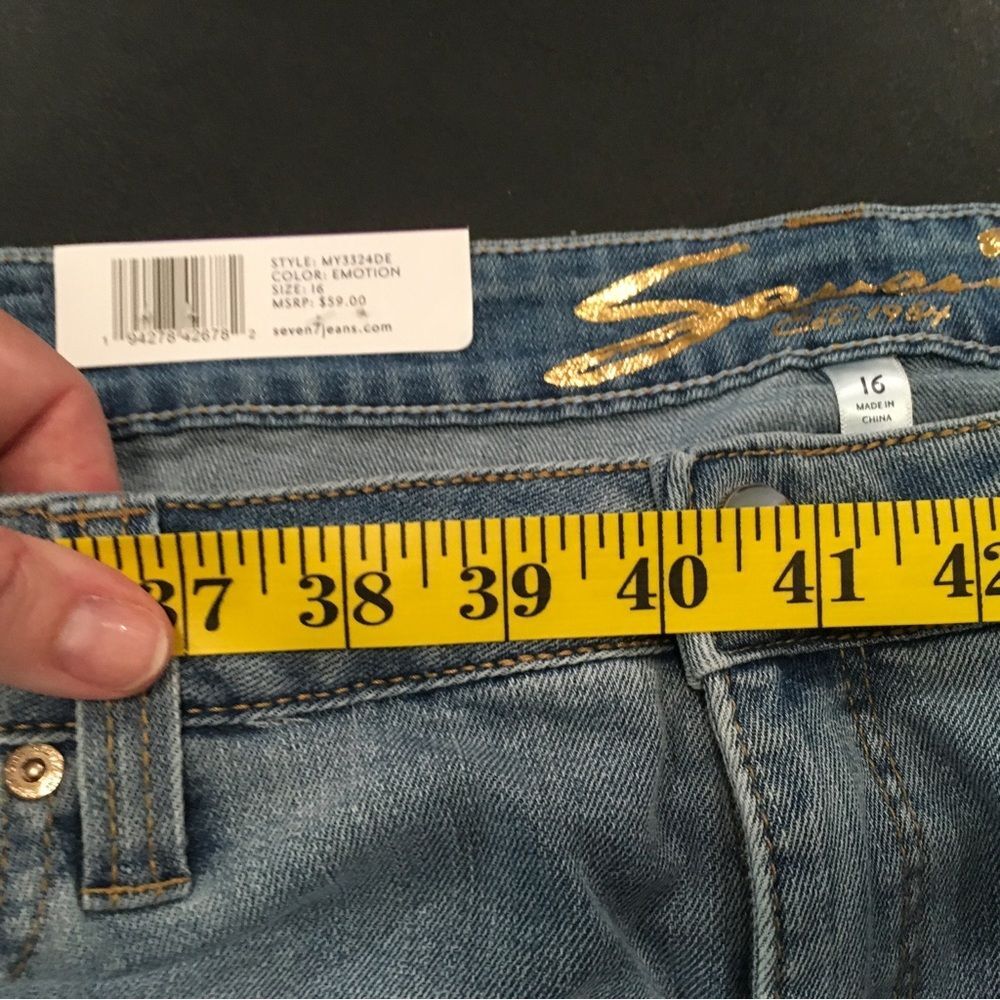 Seven7 Weekend Short 5” Inseam Fray Hem Denim Waist Comfort Stretch Size 16 NWT - Picture 8 of 11